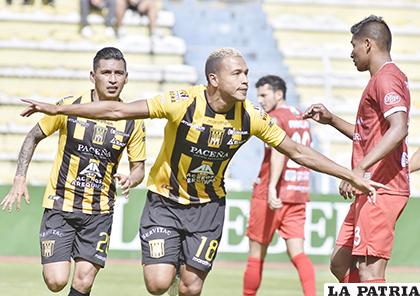 Jair Reinoso anotó cuatro goles en una tarde inspirada /APG