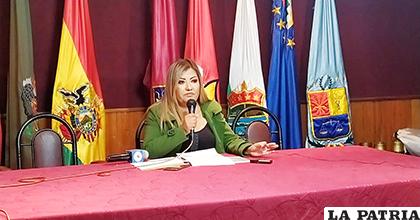 La presidente del Concejo en conferencia de prensa 
/LA PATRIA

