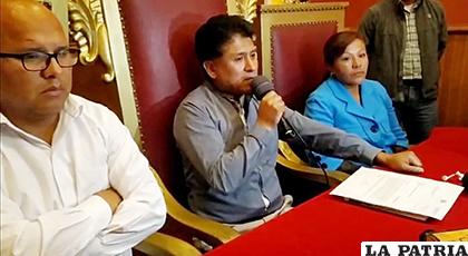 El alcalde Aguilar ayer en conferencia de prensa /LA PATRIA
