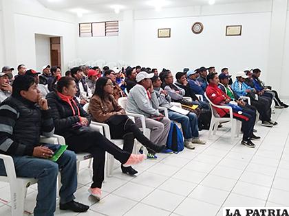 Los entrenadores orureños siguen el proceso de certificación de su trabajo /LA PATRIA /ARCHIVO