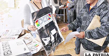 Son los encargados de la custodia de la carpeta electoral /LA PATRIA /ARCHIVO