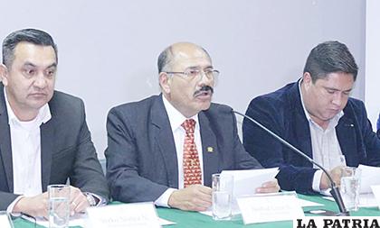 El ministro de Salud, Aníbal Cruz, confirmó los nuevos casos del virus /APG
