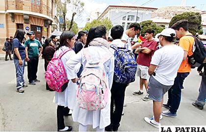 Estudiantes no deben estar en las calles, sino en sus casas /LA PATRIA /REFERENCIAL /ARCHIVO 

