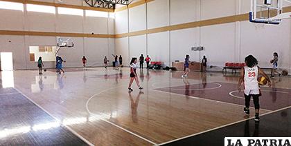 Una cancha alterna exclusiva para el deporte del básquetbol 
/cortesía Milton Miranda
