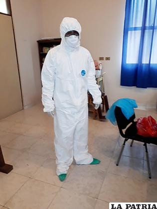Personal médico usando la protección correspondiente /ALCALDÍA VILLA TUNARI