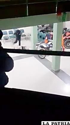 La Policía investiga el porqué de la reacción del funcionario policial /LA PATRIA
