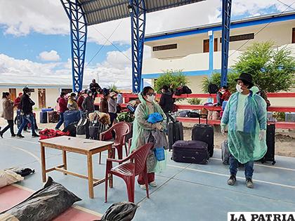 Este domingo ingresaron algo más de 60 bolivianos por Pisiga
/ALCALDÍA DE SABAYA
