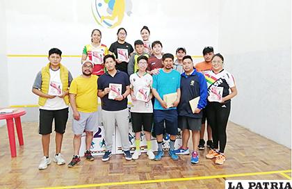 Deportistas orureños que practican el squash /LA PATRIA /ARCHIVO