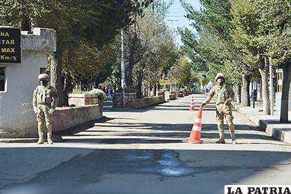 Militares y policías realizan controles permanentes / LA PATRIA