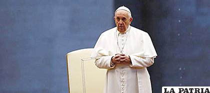 El Papa Francisco impartió una bendición desde una plaza del Vaticano /EFE