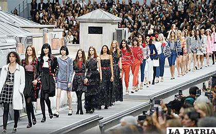 Los desfiles de moda tenían previsto iniciar en junio y julio / INTERNET