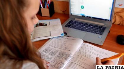 No todos tienen las mismas condiciones para clases por plataformas virtuales /EFE