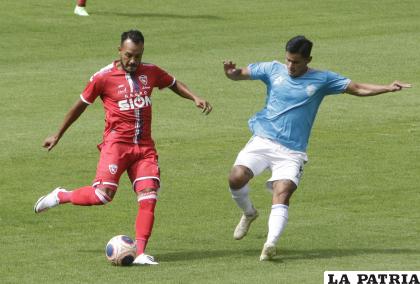 Royal Pari goleó sin reparos al equipo juvenil de Aurora /APG
