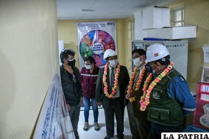 Durante el inicio de las obras con la presencia del alcalde de Oruro David Choque /GAMO