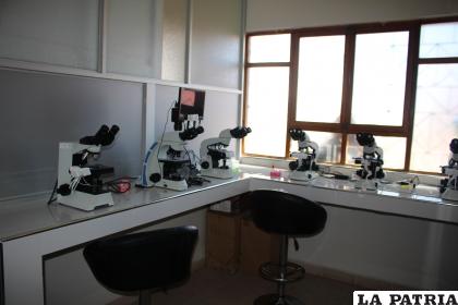 Equipamiento para el laboratorio de tuberculosis /LA PATRIA