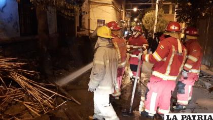 Bomberos sofocó el incendio en el domicilio de las calles Sucre y Linares /LA PATRIA