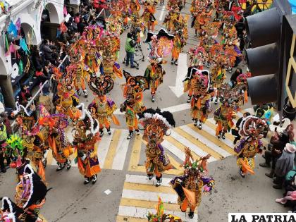 Sugieren a autoridades recuperar al público joven para el Carnaval de Oruro /LA PATRIA