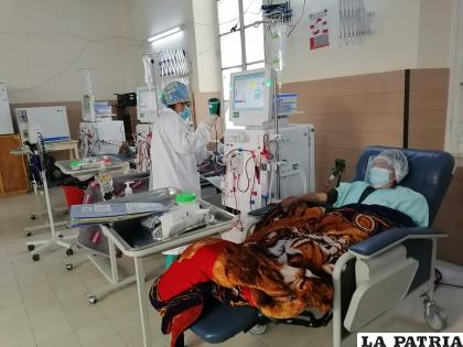 Pacientes con enfermedad renal reciben atención en el Hospital /HGSJDD