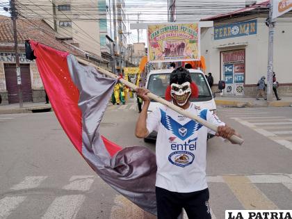 Comparsa “José María Linares” dijo presente el domingo de tentaciones