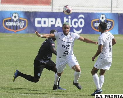 Real Santa Cruz pudo revertir el marcador, pero se descuidaron en los descuentos y llegó el empate /APG