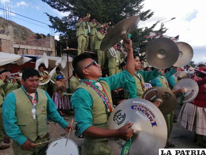 Comparsas de la zona Sur demostraron sus mejores galas /LA PATRIA