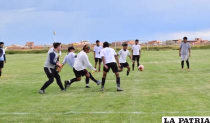 La mayoría de los jugadores serán del interior del país /LA PATRIA