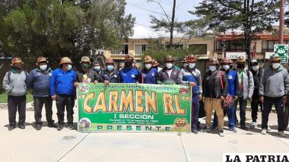 Cooperativistas de la mina Carmen de Poopó dentro de las instalaciones de ENDE de Oruro 
/ Guillermo Pacheco