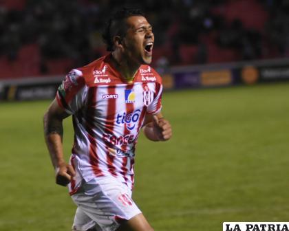Robín Ramírez en los descuentos anotó el gol del triunfo de Independiente /APG