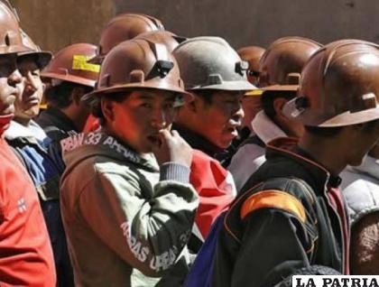 Los mineros chicos piden seguridad jurídica