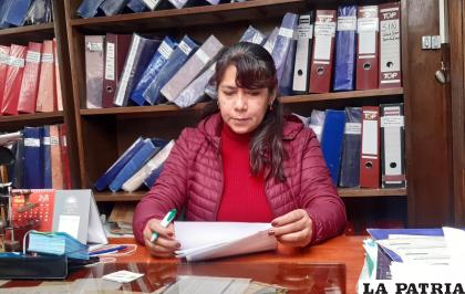 La encargada del área administrativa, Verónica De La Barra 
/LA PATRIA