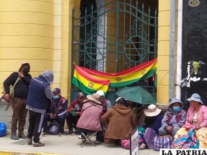 Avance de Obras se mantuvo por tercer día en puertas de la Alcaldía /LA PATRIA