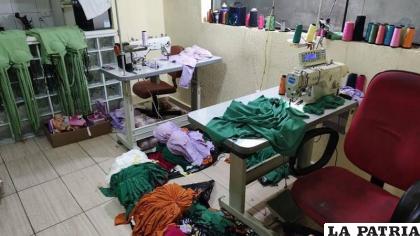 Fotografía referencial de un taller textil investigado en una anterior oportunidad en Brasil /Policía Civil de Brasil