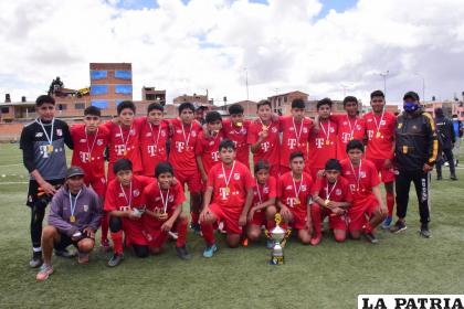 AFIZ un elenco de jóvenes guerreros que conquistaron la gloria /LA PATRIA