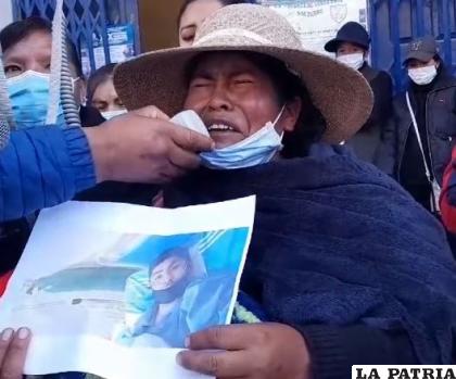 Una madre clama justicia por su hijo /Centro de Apoyo a la Fundación Popular