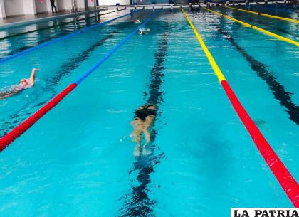 Los entrenamientos se realizan en la piscina olímpica /Sedede