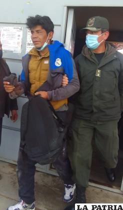 El individuo intentó raptar a un niño de la unidad educativa
 /LA PATRIA