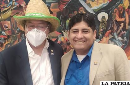 Cuéllar compartió una foto junto a Arce /erbol
