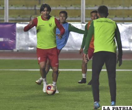 Con la presencia de Martins la selección boliviana entrenó ayer en el “Siles” /APG