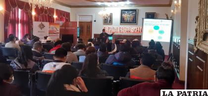 Ayer se desarrolló las jornadas para fortalecimiento a gobiernos subnacionales en Oruro / LA PATRIA