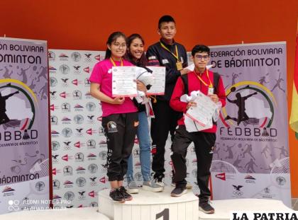 Gran participación de Condori (izq) en el torneo clasificatorio
/LA PATRIA