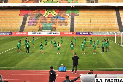 El plantel se prepara para su presentación final ante Brasil en el Siles /FBF
