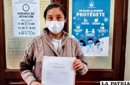 Gladis Pozo presentó su documentación el sábado reciente /senado de bolivia
