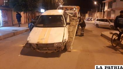 El chofer impactó su carro contra una volqueta /LA PATRIA