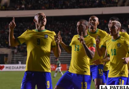 Doblete de Richarlison para el triunfo de Brasil en La Paz /APG
