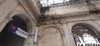 El vetusto edificio de Correos está a un paso del colapso /LA PATRIA