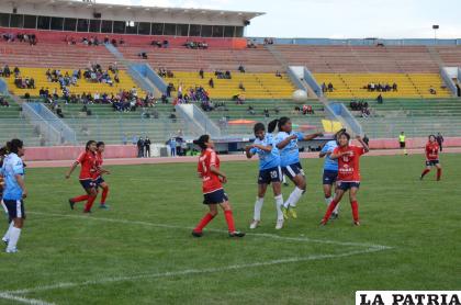 El fútbol femenino se proyecta para tener una división profesional /LA PATRIA