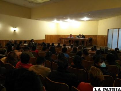 Denuncia de profesores de Huanuni en Asamblea general de la Federación de Maestros /Cortesía