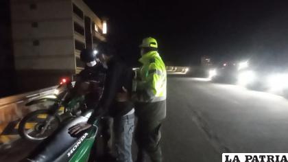 Efectivos policiales salvaron la vida del ciudadano aquejado por problemas sentimentales /Cortesía
