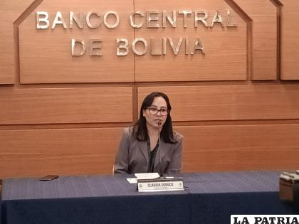 Ayer se registraron largas filas en la puerta del BCB 
/LA PATRIA