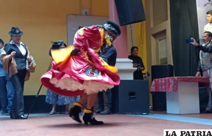 La Negra María Antonieta, personaje principal en la danza de la morenada 
/LA PATRIA
